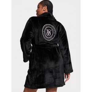 Victoria’s Secret Cozy Plush Robe - XS/S Black NWOT